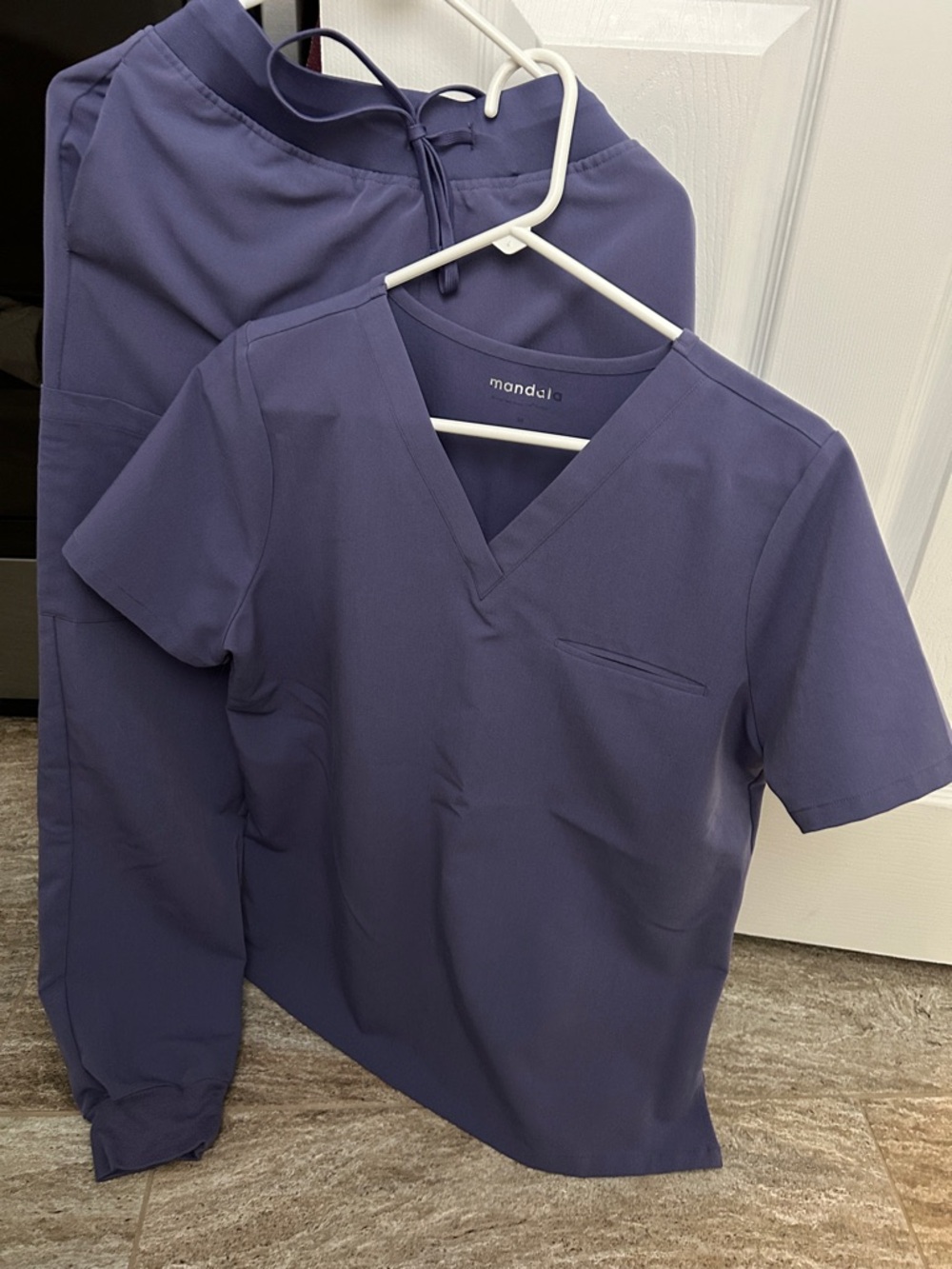 NWOT Mandala night shade one pocket top and night shade 9 pocket jogger Set
